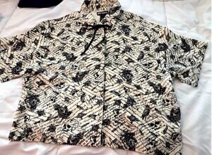 Hot Topic Ivory Raven Skull Crop Woven Button-Up Shirt - S